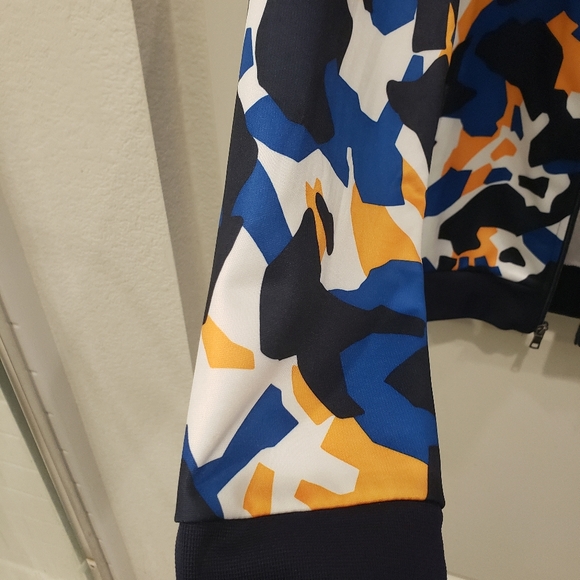 Club Room full zipped, size Medium, camouflage. - Picture 6 of 6